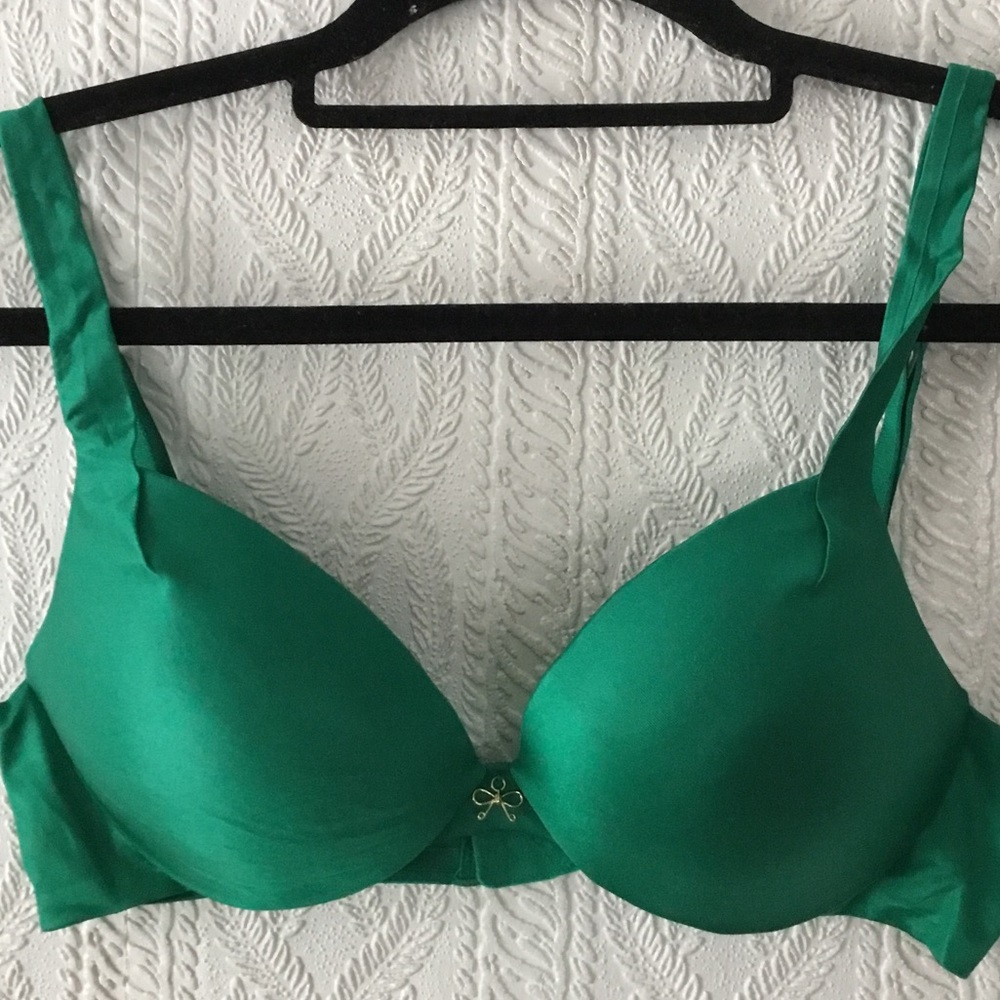 Victoria Secret Plunge bra